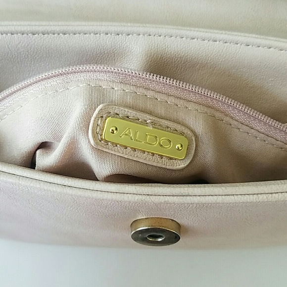 SOLD on Ⓜ ALDO handbag - Picture 5 of 8